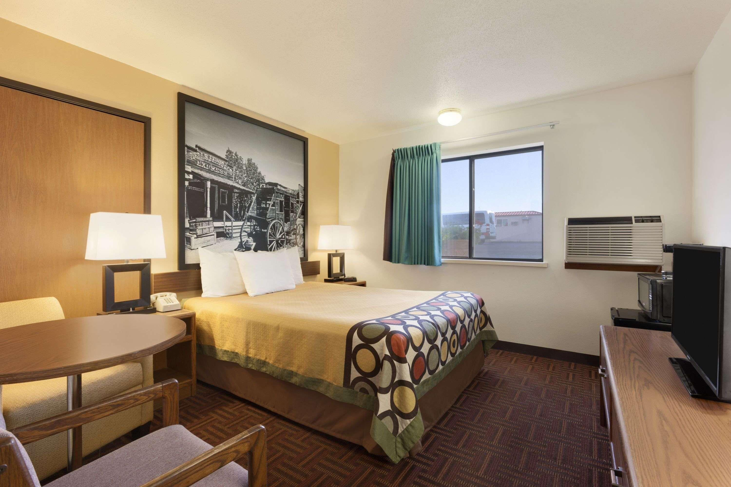 Super 8 By Wyndham Wall Exterior foto